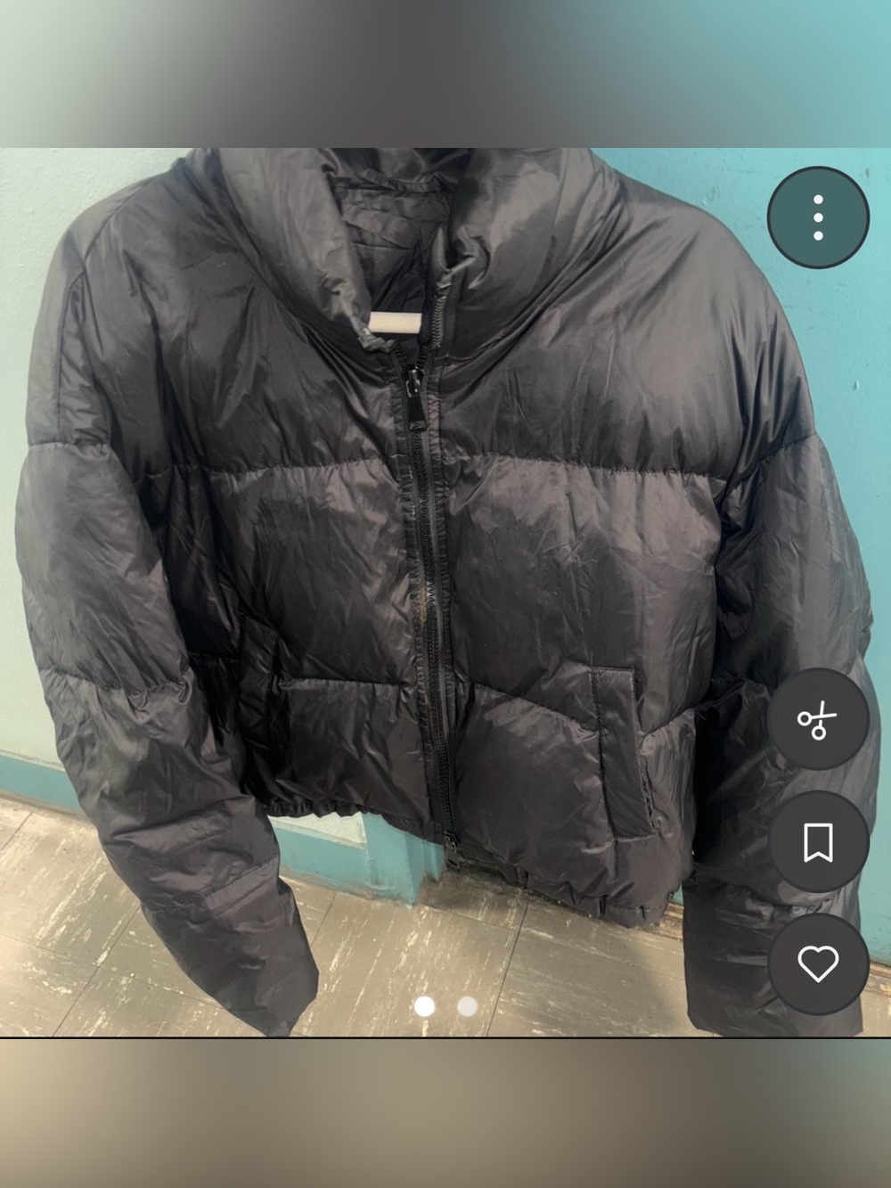 Women's Low Crop Winter Puffy Jacket Size Large unknown brand 2 front pockets